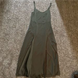 Vince silk olive erba 0 dress worn once scoop neck